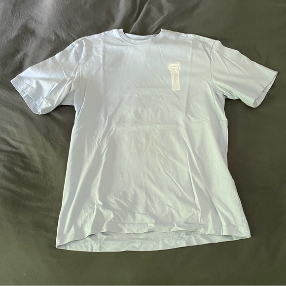 H&M • Graphic T - Picture 1 of 6